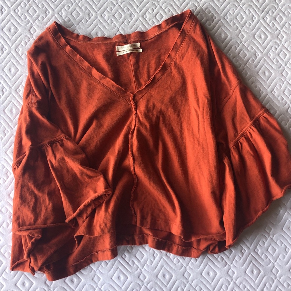 Urban Outfitters Cropped flowy blouse